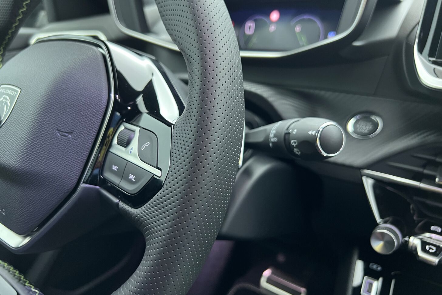 PEUGEOT 2008 SUV Essence 