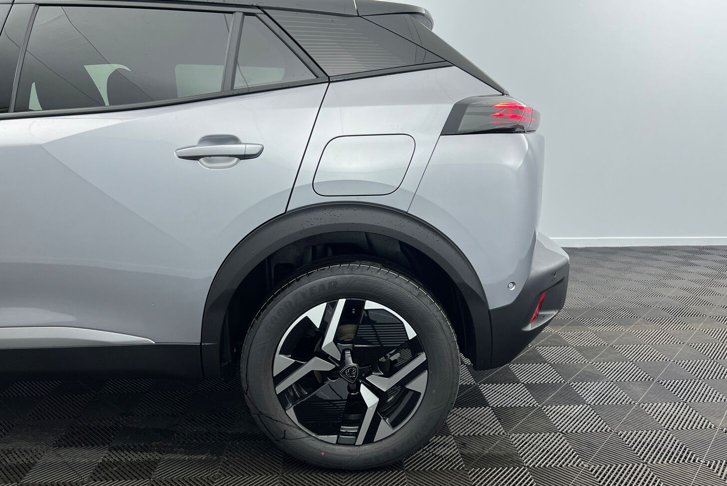 PEUGEOT 2008 SUV Essence 