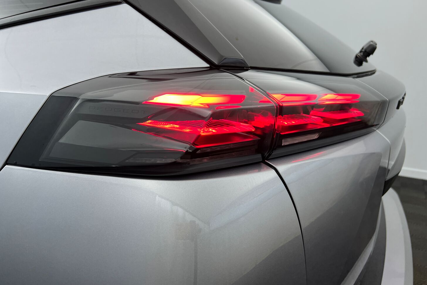 PEUGEOT 2008 SUV Essence 