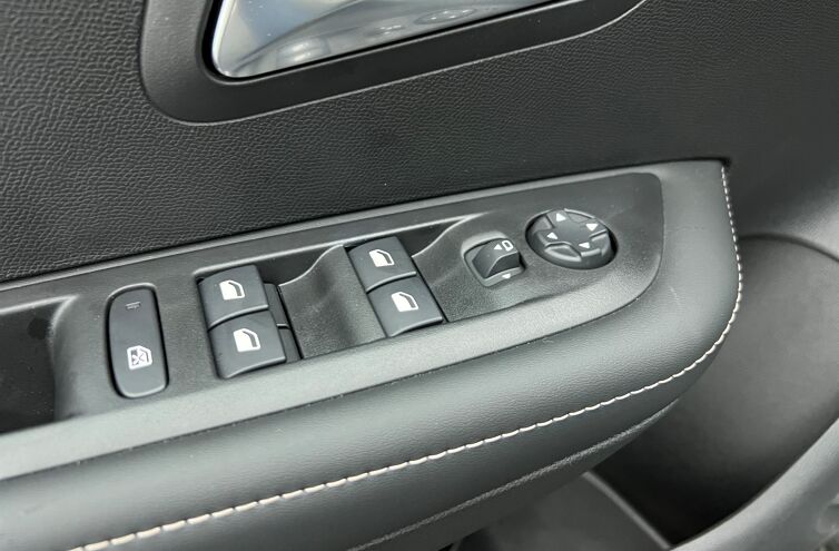 PEUGEOT 208 Citadine Essence