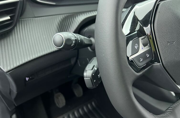PEUGEOT 208 Citadine Essence