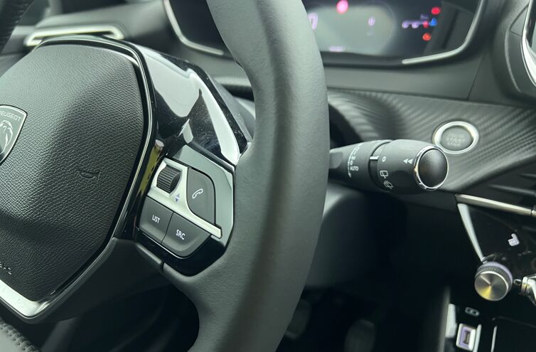 PEUGEOT 208 Citadine Essence