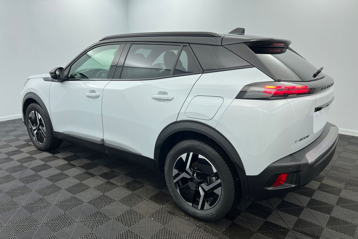 PEUGEOT 2008 SUV Electrique 