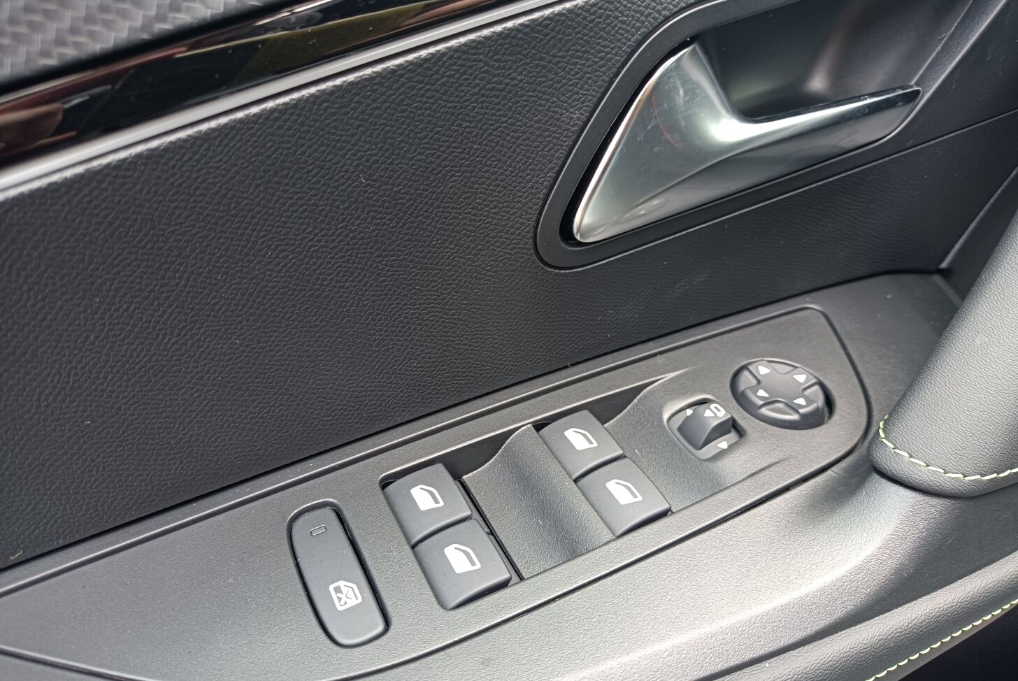 PEUGEOT 2008 SUV Electrique 