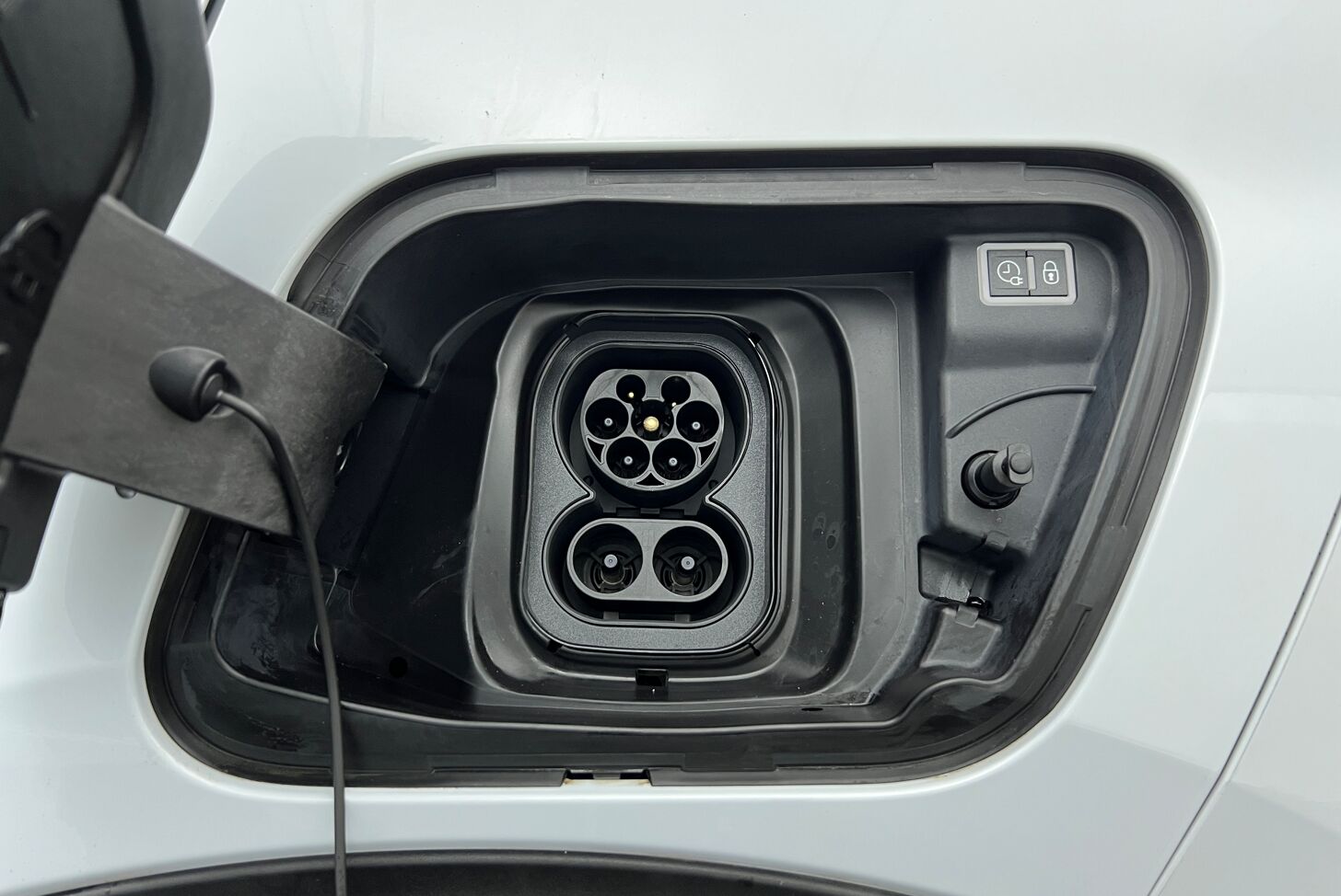 PEUGEOT 2008 SUV Electrique 