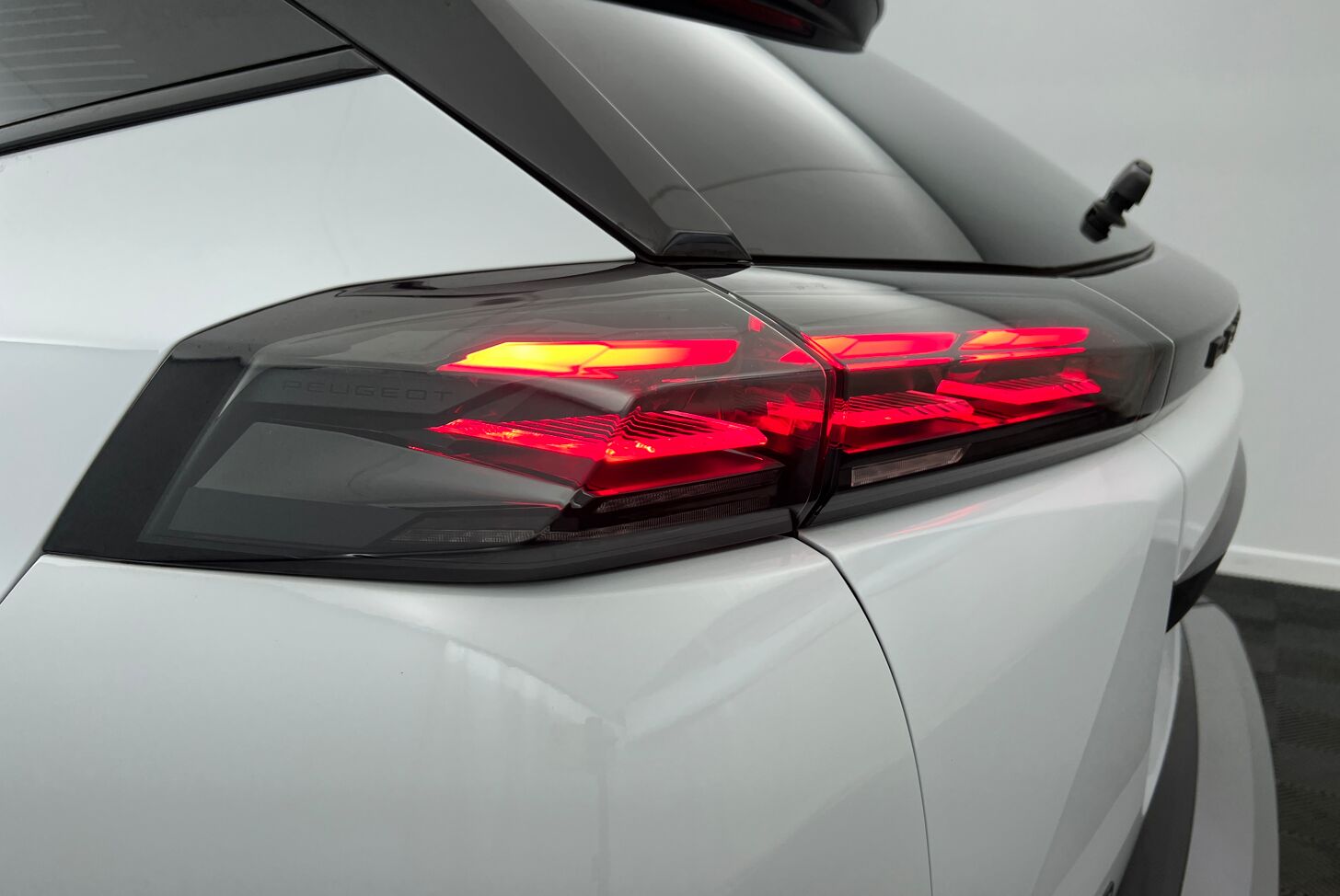 PEUGEOT 2008 SUV Electrique 