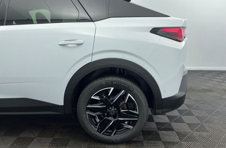 PEUGEOT 3008 SUV Hybride Essence