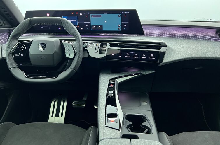 PEUGEOT 3008 SUV Hybride Essence