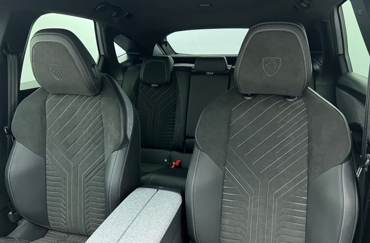 PEUGEOT 3008 SUV Hybride Essence