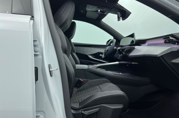 PEUGEOT 3008 SUV Hybride Essence