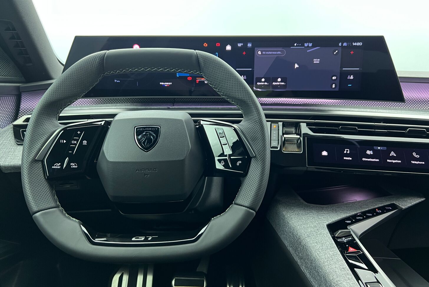 PEUGEOT 3008 SUV Hybride Essence