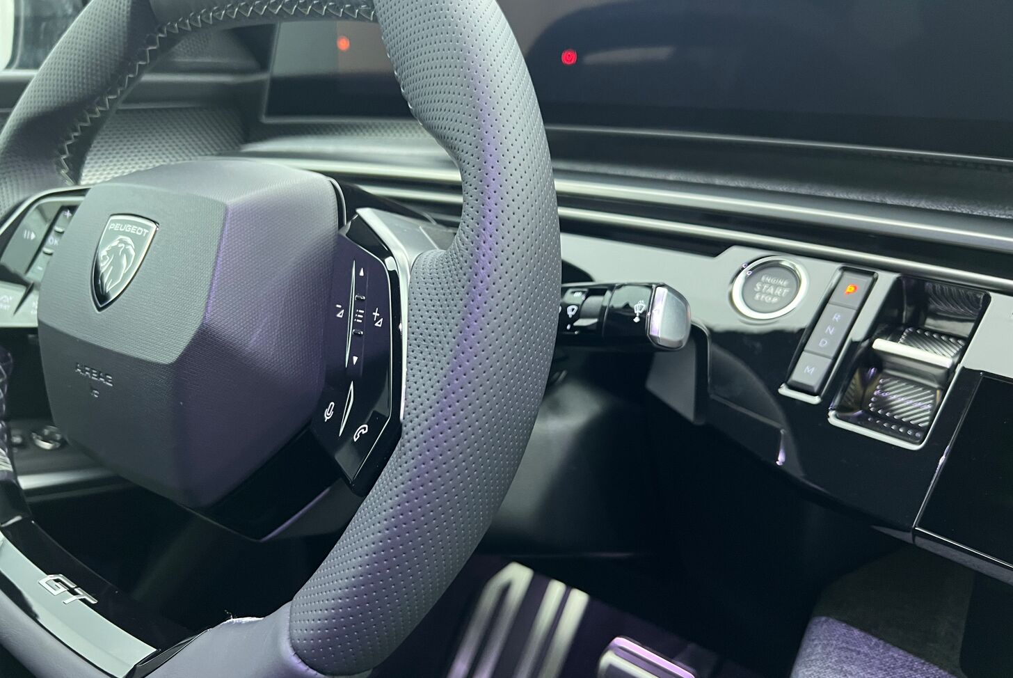 PEUGEOT 3008 SUV Hybride Essence