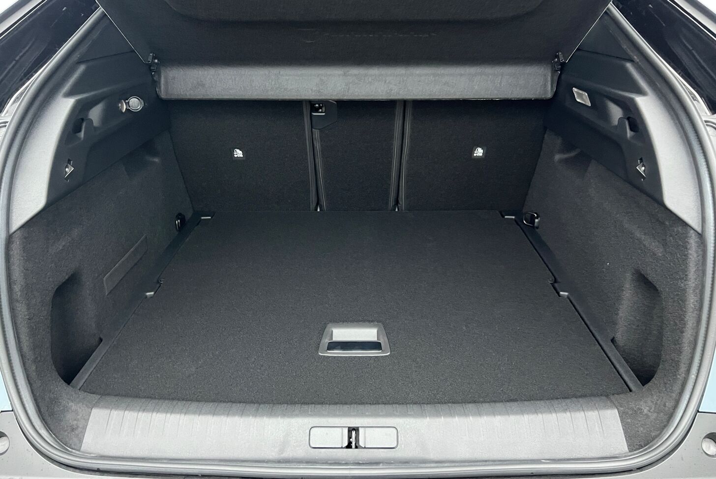 PEUGEOT 3008 SUV Hybride Essence