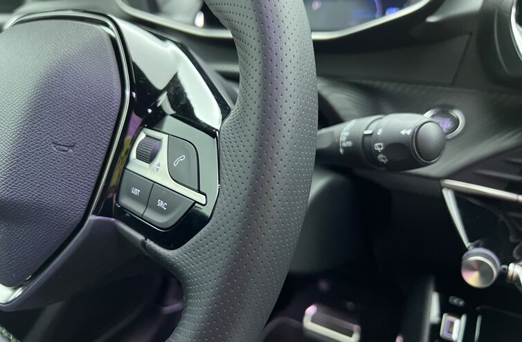PEUGEOT 208 Citadine Hybride Essence