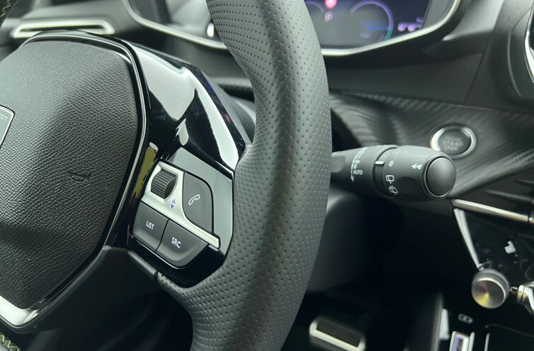 PEUGEOT 208 Citadine Hybride Essence