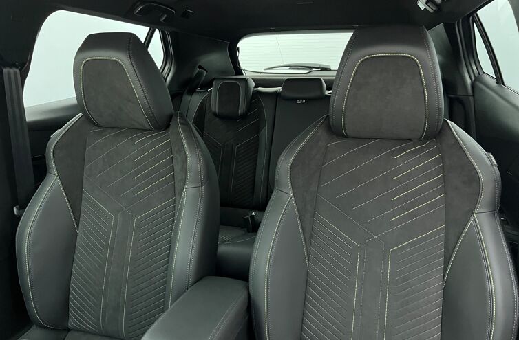 PEUGEOT 2008 SUV Hybride Essence