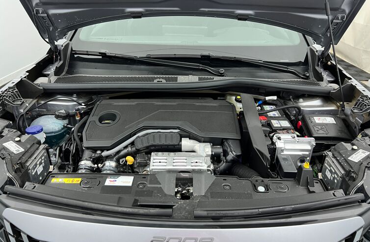 PEUGEOT 2008 SUV Hybride Essence