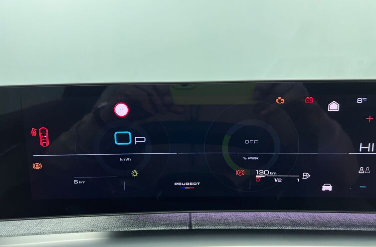 PEUGEOT 3008 SUV Hybride Essence