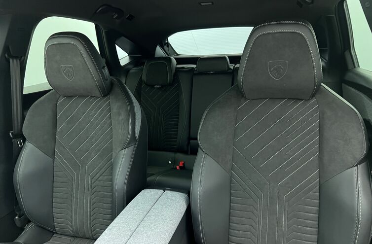 PEUGEOT 3008 SUV Hybride Essence