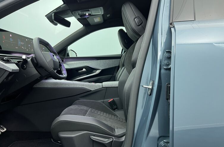 PEUGEOT 3008 SUV Hybride Essence