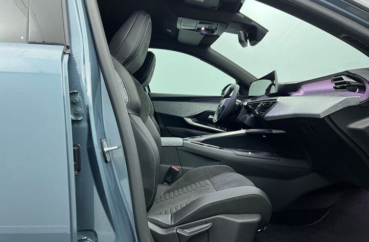 PEUGEOT 3008 SUV Hybride Essence
