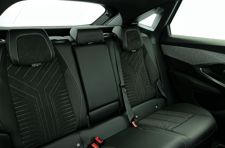 PEUGEOT 3008 SUV Hybride Essence