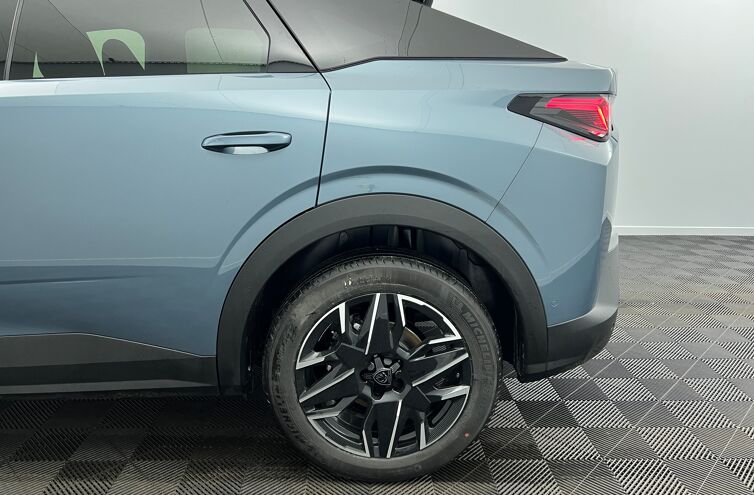 PEUGEOT 3008 SUV Hybride Essence