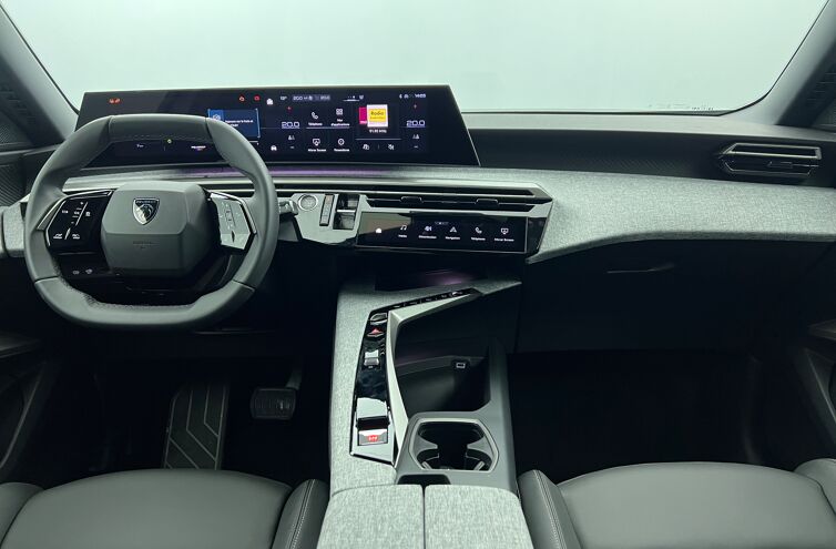 PEUGEOT 5008 SUV Hybride Essence