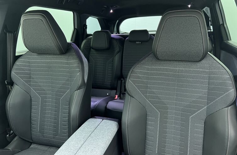 PEUGEOT 5008 SUV Hybride Essence