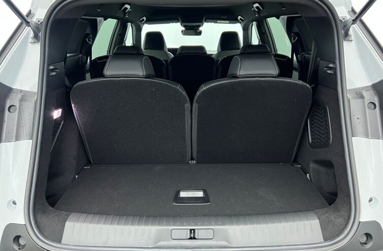 PEUGEOT 5008 SUV Hybride Essence