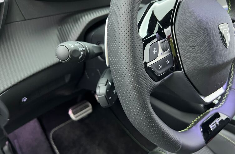 PEUGEOT 208 Citadine Hybride Essence