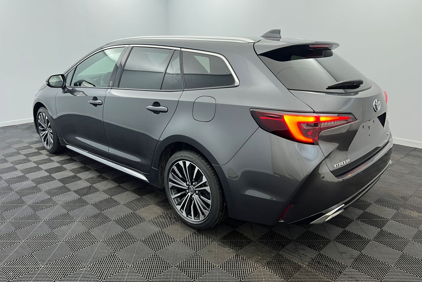 TOYOTA Corolla Touring Sports Break Hybride Essence