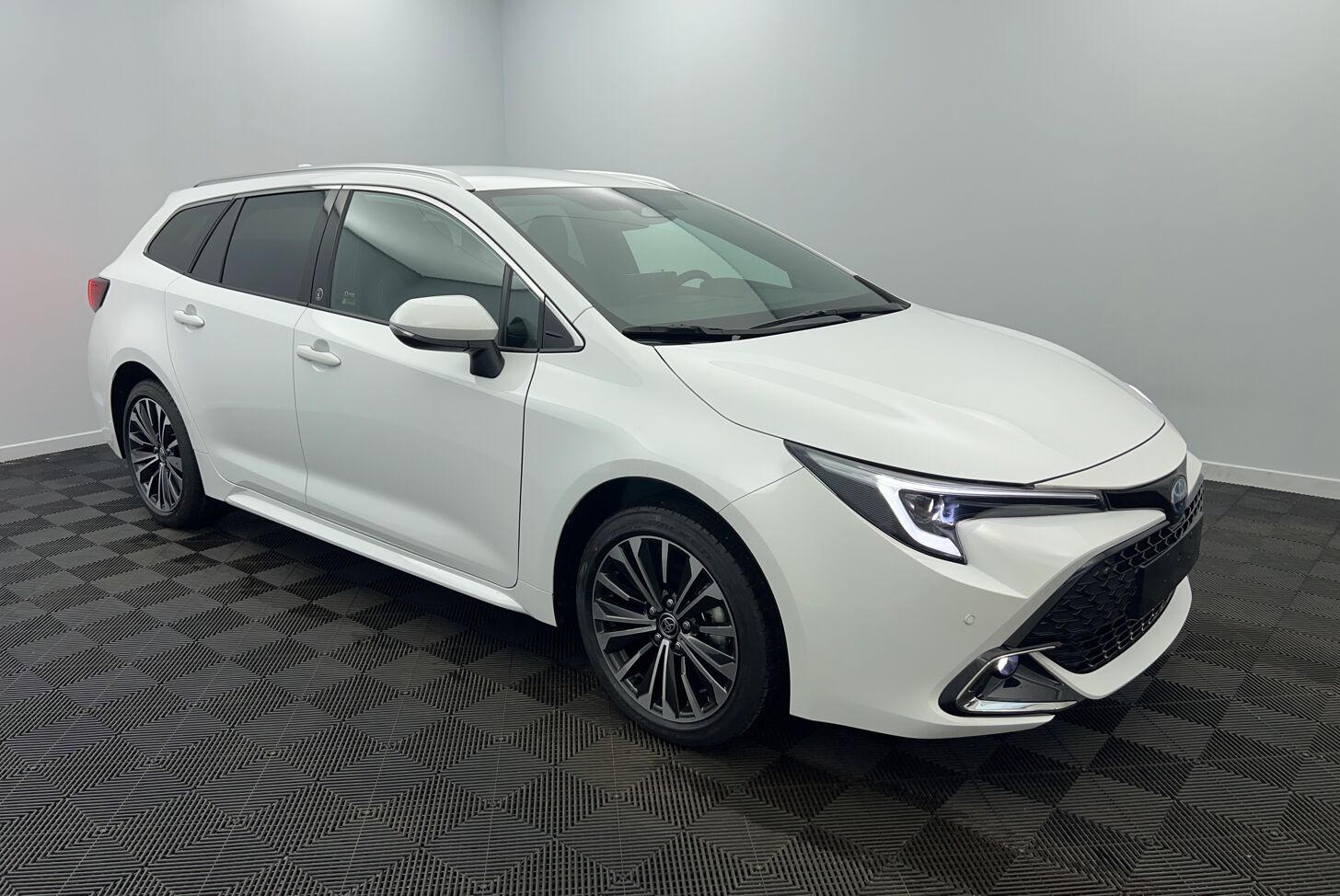TOYOTA Corolla Touring Sports Break Hybride Essence