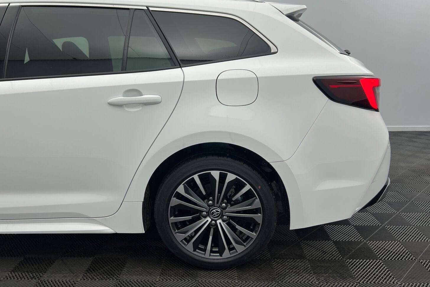 TOYOTA Corolla Touring Sports Break Hybride Essence