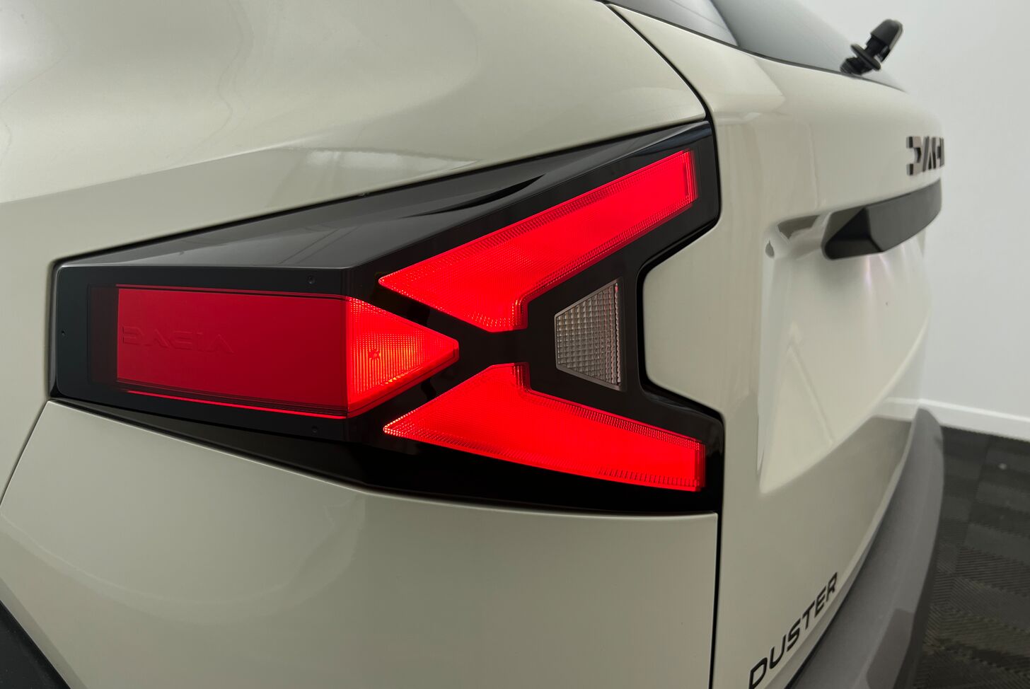 DACIA Duster SUV Hybride Essence