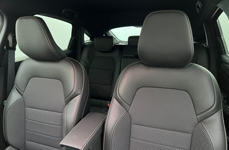 RENAULT Arkana SUV Hybride Essence