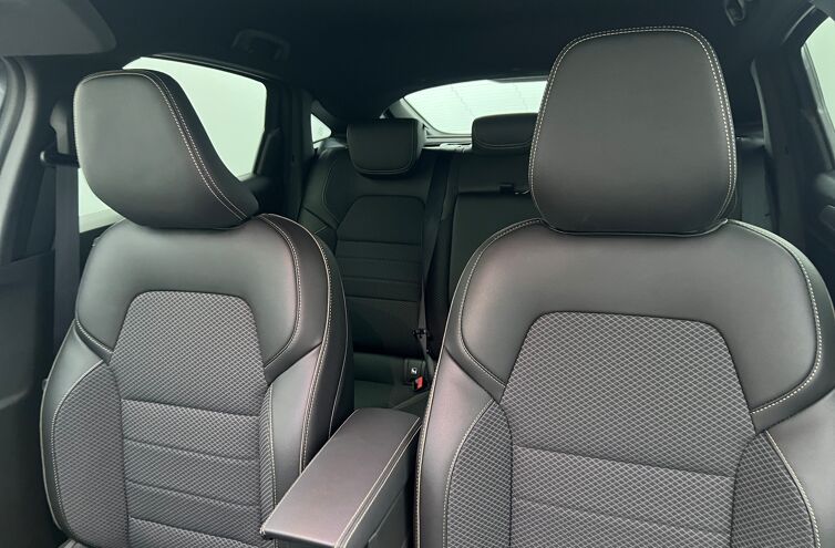 RENAULT Arkana SUV Hybride Essence