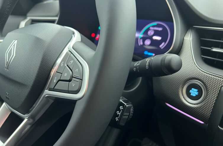 RENAULT Arkana SUV Hybride Essence