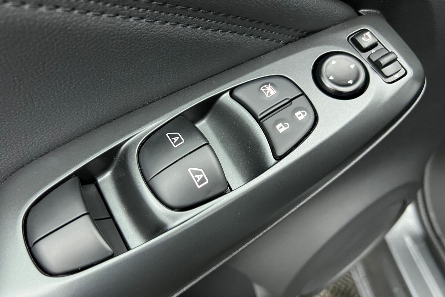 NISSAN Juke SUV Hybride Essence