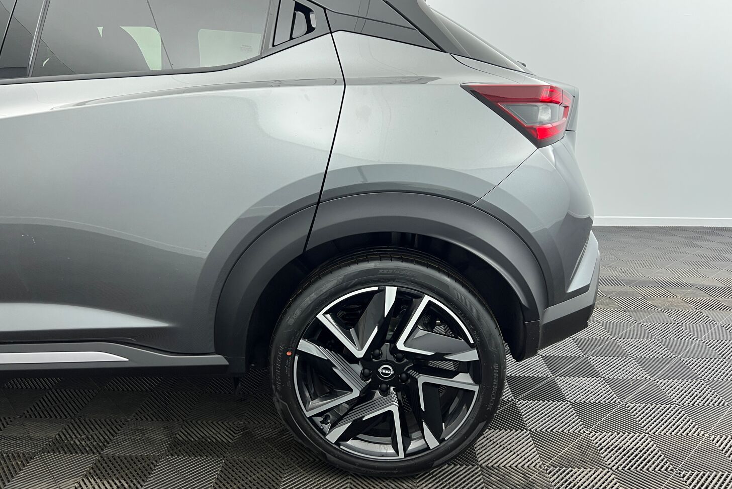 NISSAN Juke SUV Hybride Essence