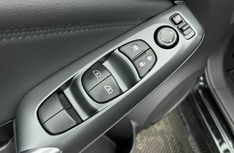 NISSAN Juke SUV Hybride Essence