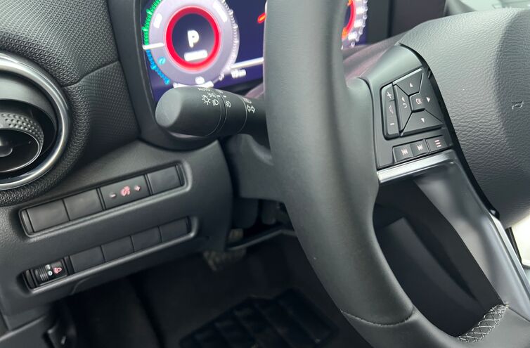 NISSAN Juke SUV Hybride Essence