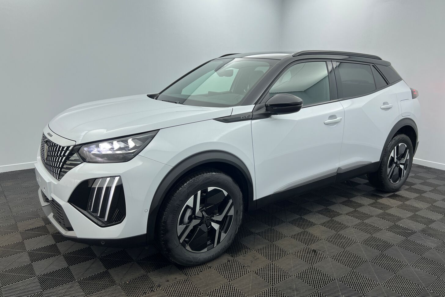 PEUGEOT 2008 SUV Essence 