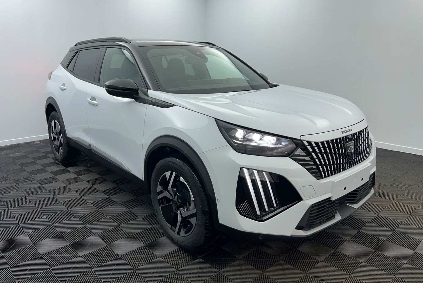 PEUGEOT 2008 SUV Essence 