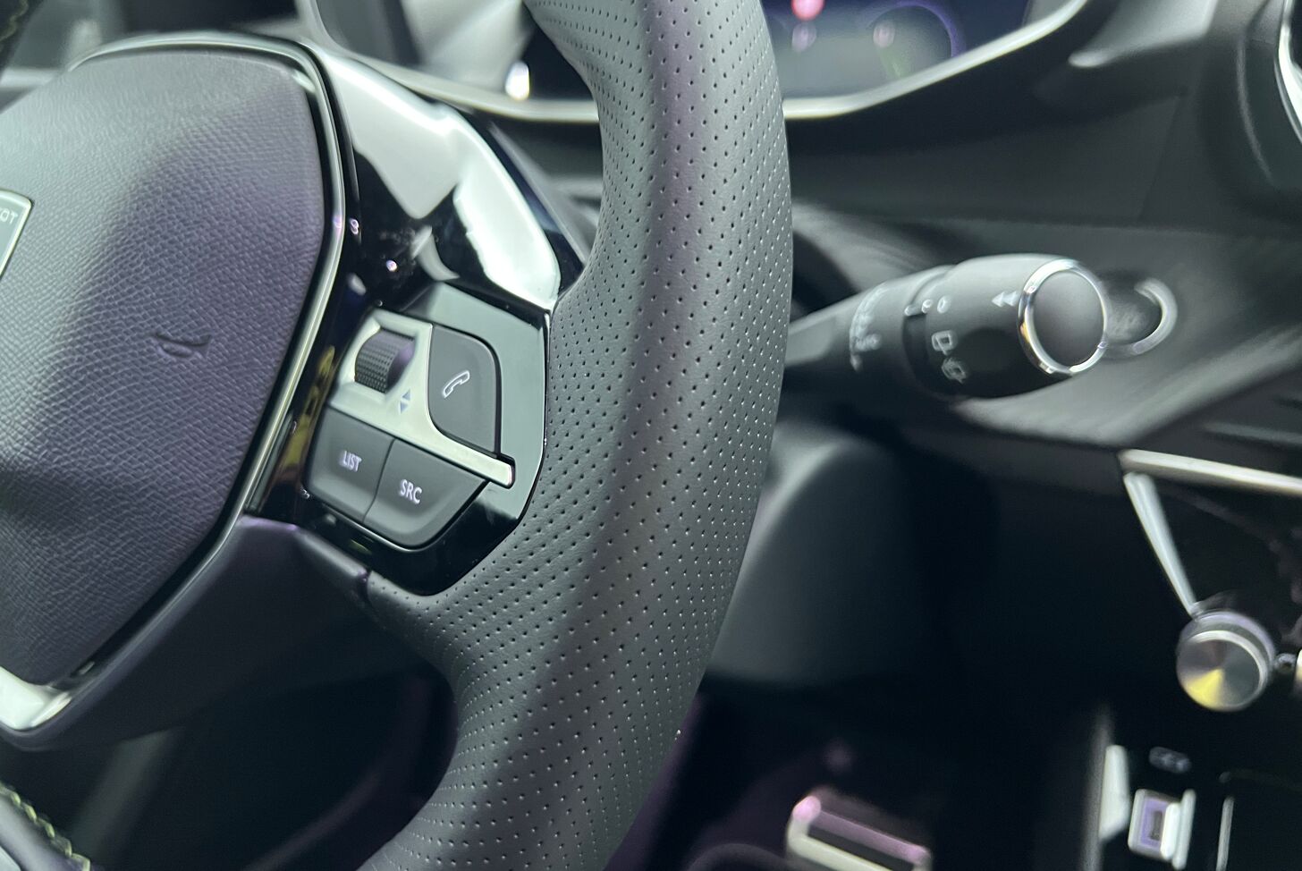 PEUGEOT 2008 SUV Essence 