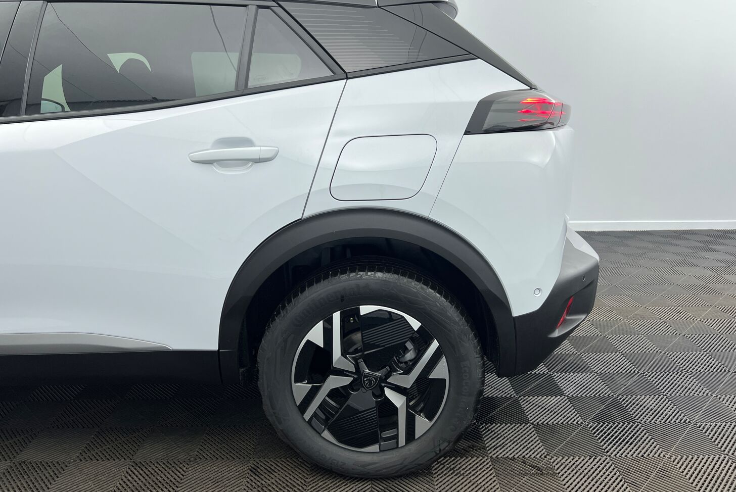 PEUGEOT 2008 SUV Essence 