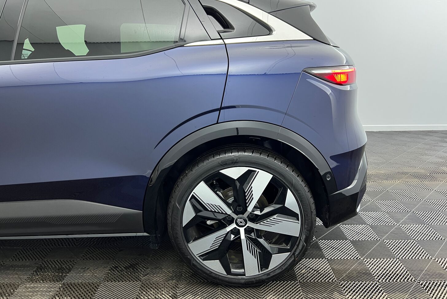 RENAULT Megane E-Tech électrique Berline Electrique 