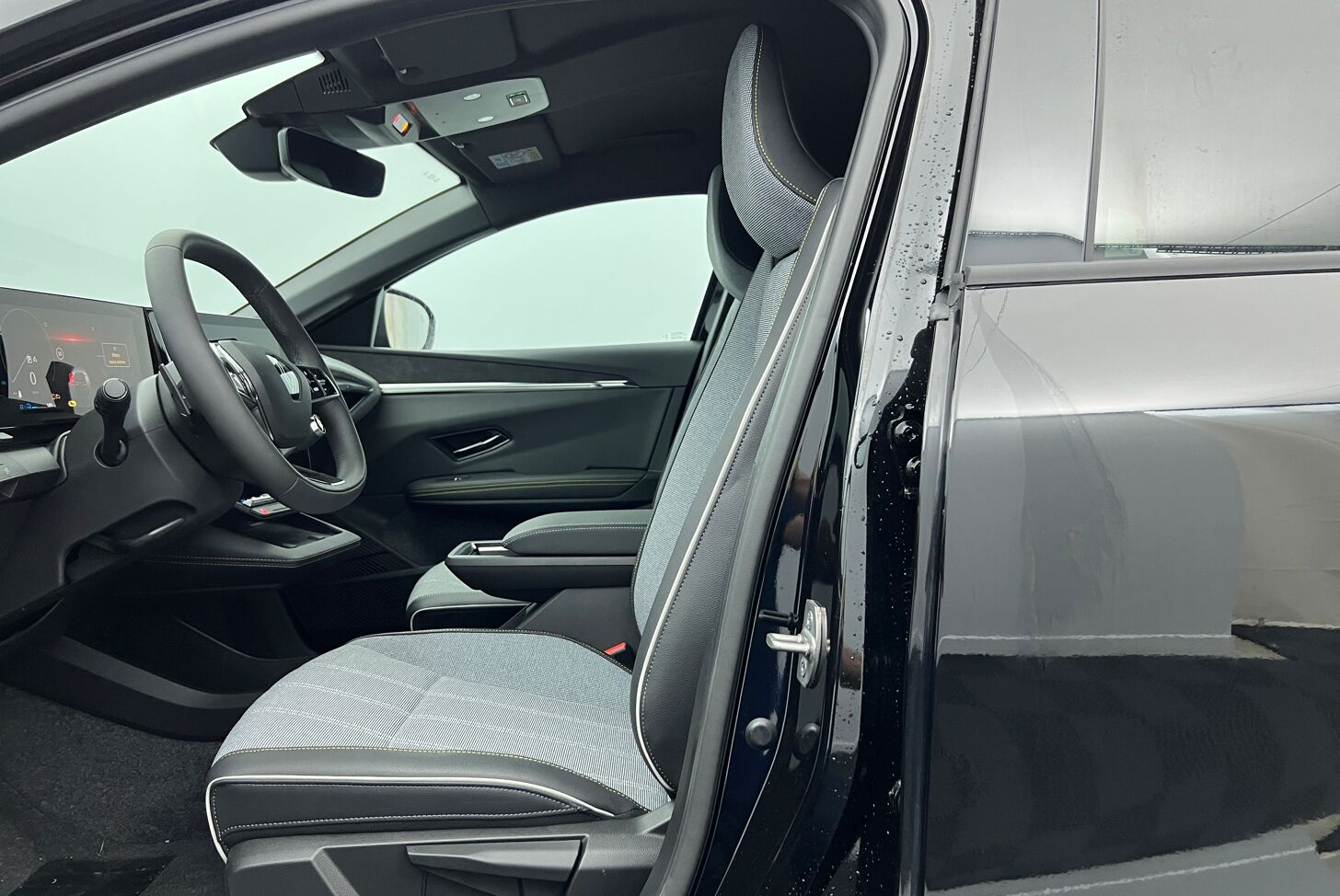 RENAULT Megane E-Tech électrique Berline Electrique 