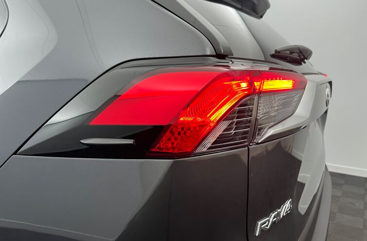 TOYOTA Rav4 SUV Hybride Essence