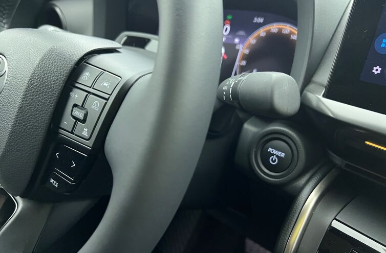 TOYOTA C-HR SUV Hybride Essence